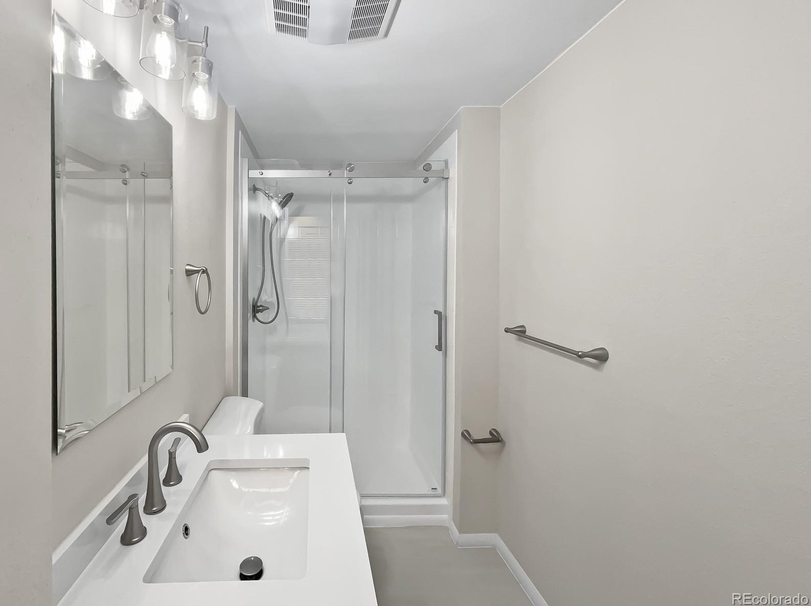 2911 Long Dr, Littleton CO 80120-8183 exterior