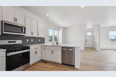 668 N Ukraine Street, Aurora, CO 80018 - Photo 13