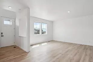 668 N Ukraine St, Aurora, CO 80018 - Photo 17