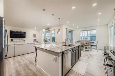 1060 S De Gaulle Court, Aurora, CO 80018 - Photo 9