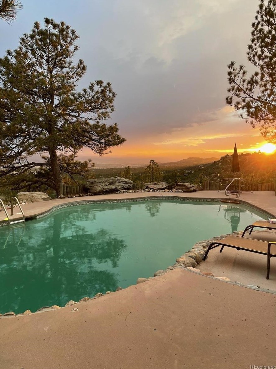 4925 Mesa Dr, Castle Rock CO  80108-9358 exterior