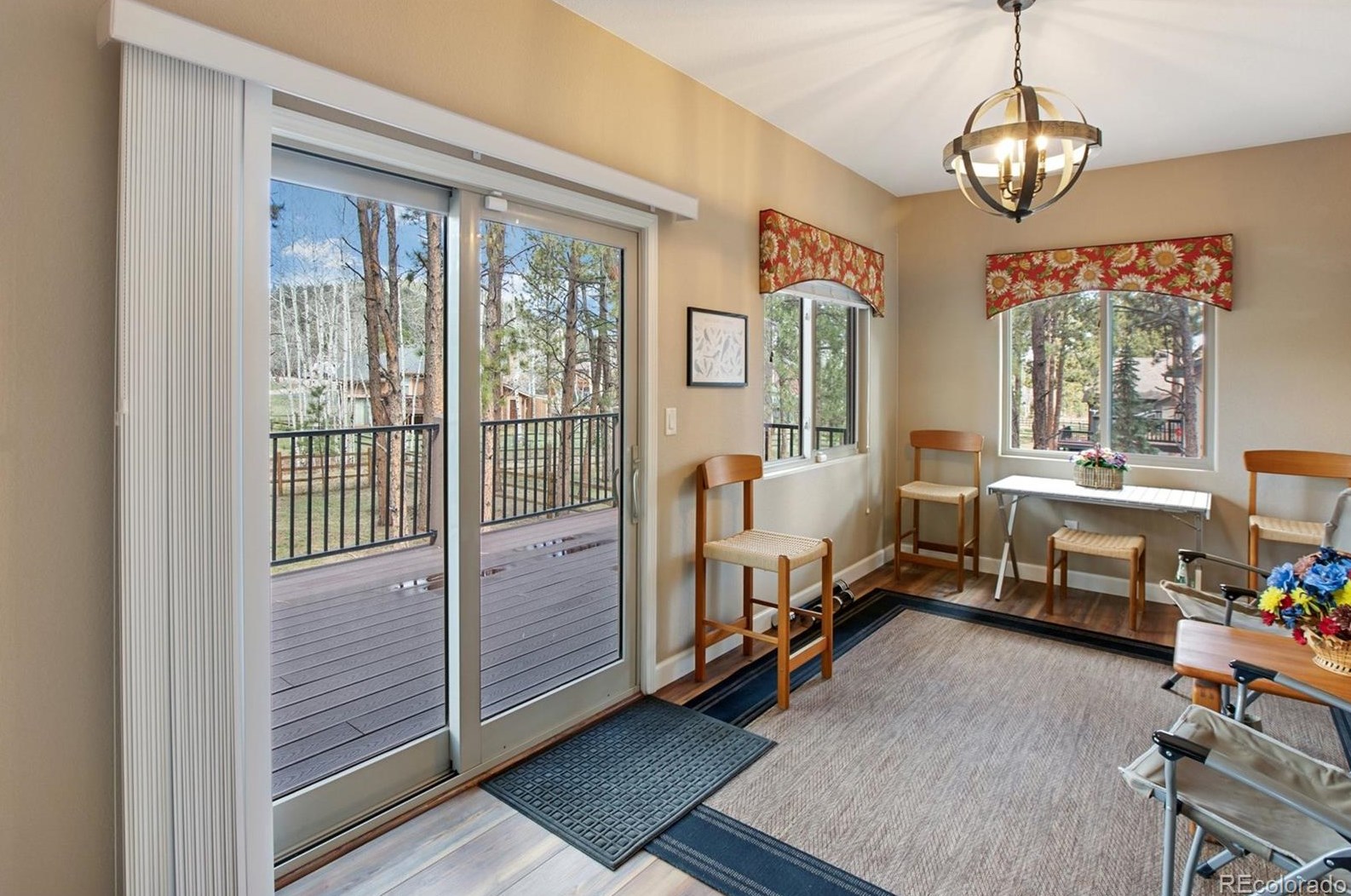 1174 Ptarmigan Dr, Woodland Park CO 80863-8005 exterior