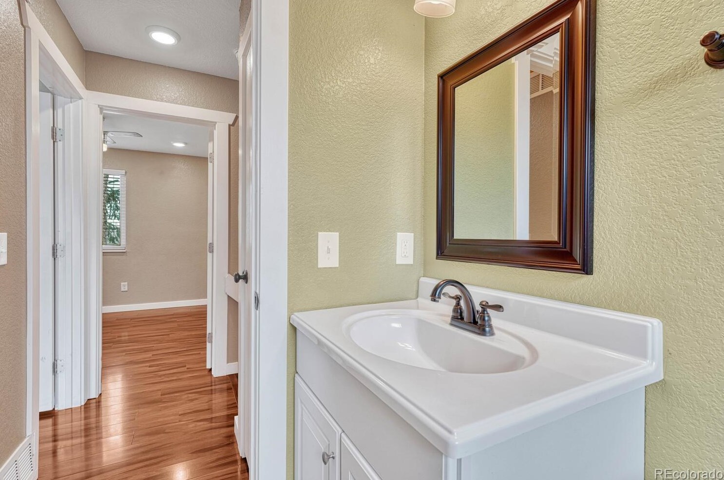 17870 Princeton Pl, Denver CO  80013-3331 exterior