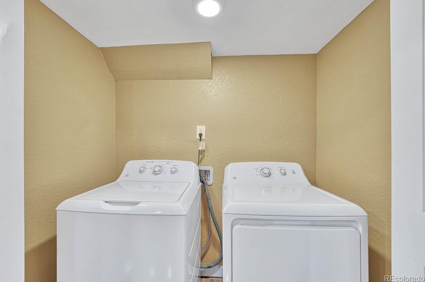 17870 Princeton Pl, Denver CO  80013-3331 exterior