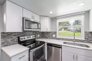 972 S Pitkin Ct, Aurora, CO 80017 - Photo 9