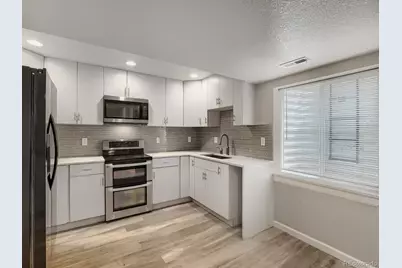 19740 E Idaho Avenue, Aurora, CO 80017 - Photo 9