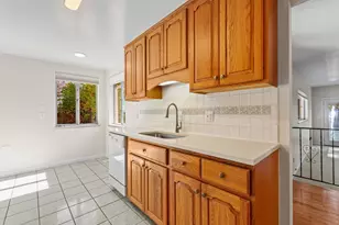 10560 W 23rd Pl, Lakewood, CO 80215 - Photo 9