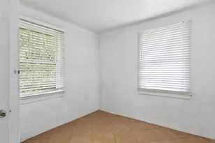 255 Knox Ct, Denver, CO 80219 - Photo 7
