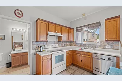 11049 Eagle Creek Parkway, Commerce City, CO 80022 - Photo 9