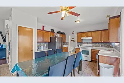 11049 Eagle Creek Parkway, Commerce City, CO 80022 - Photo 11