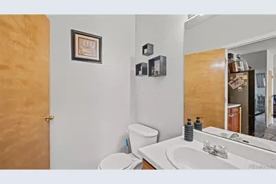 11049 Eagle Creek Parkway, Commerce City, CO 80022 - Photo 19