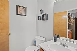 11049 Eagle Creek Pkwy, Commerce City, CO 80022 - Photo 19