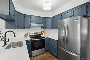 2537 E Nichols Cir, Centennial, CO 80122 - Photo 7