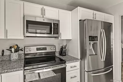 19570 E Batavia Drive, Aurora, CO 80011 - Photo 11
