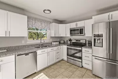 19570 E Batavia Drive, Aurora, CO 80011 - Photo 9
