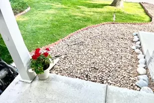 17503 E Caspian Pl, Aurora, CO 80013 - Photo 3