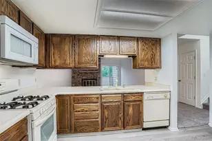 2052 S Worchester Way, Aurora, CO 80014 - Photo 11