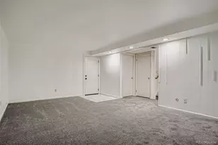 2052 S Worchester Way, Aurora, CO 80014 - Photo 23