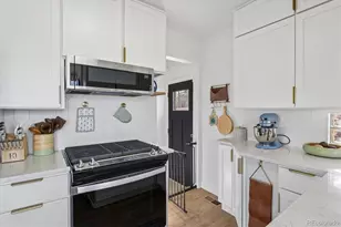 3696 Magnolia St, Denver, CO 80207 - Photo 9