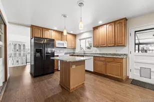 8005 E Princeton Ave, Denver, CO 80237 - Photo 9