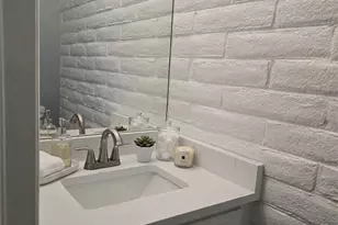 1060 S Parker Road, Denver, CO 80231 - Photo 9