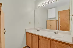 1890 Granby Ct, Aurora, CO 80011 - Photo 11