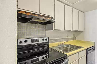 3436 S Locust Street #E, Denver, CO 80222 - Photo 7