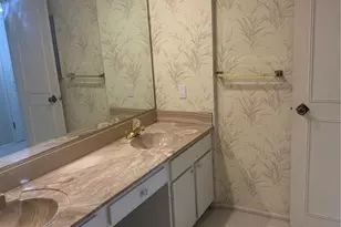 3511 S Hillcrest Dr, Denver, CO 80237 - Photo 15