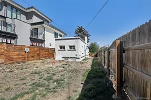 2715 N Cook St, Denver, CO 80205 - Photo 25