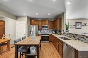 430 N Langdale Way, Aurora, CO 80018 - Photo 7