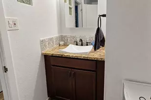 2325 S Linden Ct, Denver, CO 80222 - Photo 9