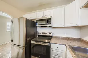 3690 Magnolia St, Denver, CO 80207 - Photo 5