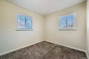 3690 Magnolia St, Denver, CO 80207 - Photo 9