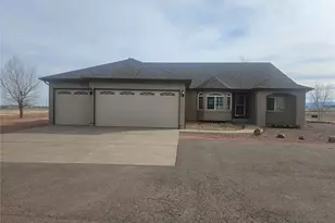 1408 E Kiva Dr, Pueblo, CO 81007 - Photo 1