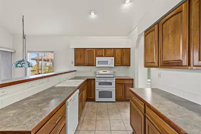 2210 Coyote Creek Drive, Fort Lupton, CO 80621 - Photo 9