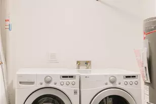 2218 Cherry St, Denver, CO 80207 - Photo 25