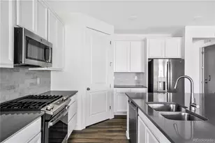 8595 S Quemoy St, Aurora, CO 80016 - Photo 17