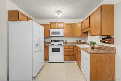 3184 S Heather Gardens Way #205, Aurora, CO 80014 - Photo 9