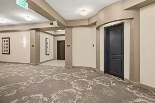 7865 Vallagio Ln, Englewood, CO 80112 - Photo 9