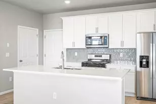 6385 N Netherland Ct, Aurora, CO 80019 - Photo 7