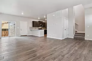 687 N Ukraine St, Aurora, CO 80018 - Photo 9