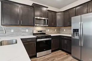 687 N Ukraine St, Aurora, CO 80018 - Photo 7