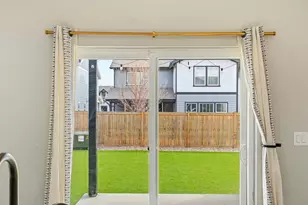 27934 E 7th Ave, Aurora, CO 80018 - Photo 23