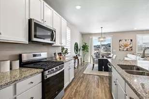 44 S Titus St, Aurora, CO 80018 - Photo 11