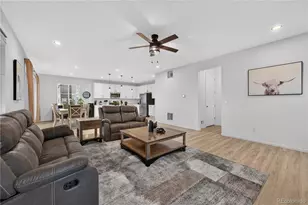 27536 E Byers Pl, Aurora, CO 80018 - Photo 13