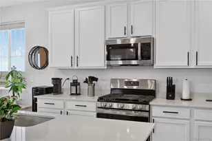 27536 E Byers Pl, Aurora, CO 80018 - Photo 9
