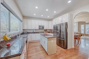 5716 S Danube Cir, Aurora, CO 80015 - Photo 9