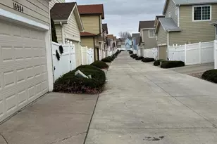 16984 E Wyoming Dr, Aurora, CO 80017 - Photo 21