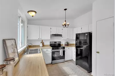 1888 S Flanders Way, Aurora, CO 80017 - Photo 11