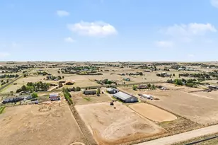 1277 S Indianfield St, Bennett, CO 80102 - Photo 47
